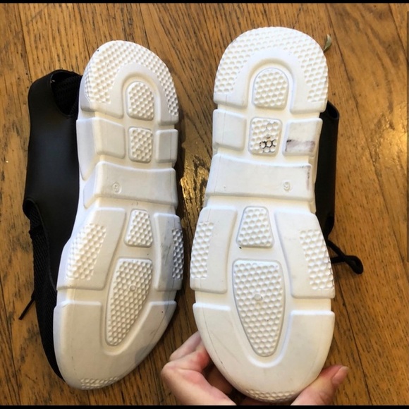 ATHLETIC SHOES- hardly worn🤩🤩🤩like NEW! - Picture 2 of 8